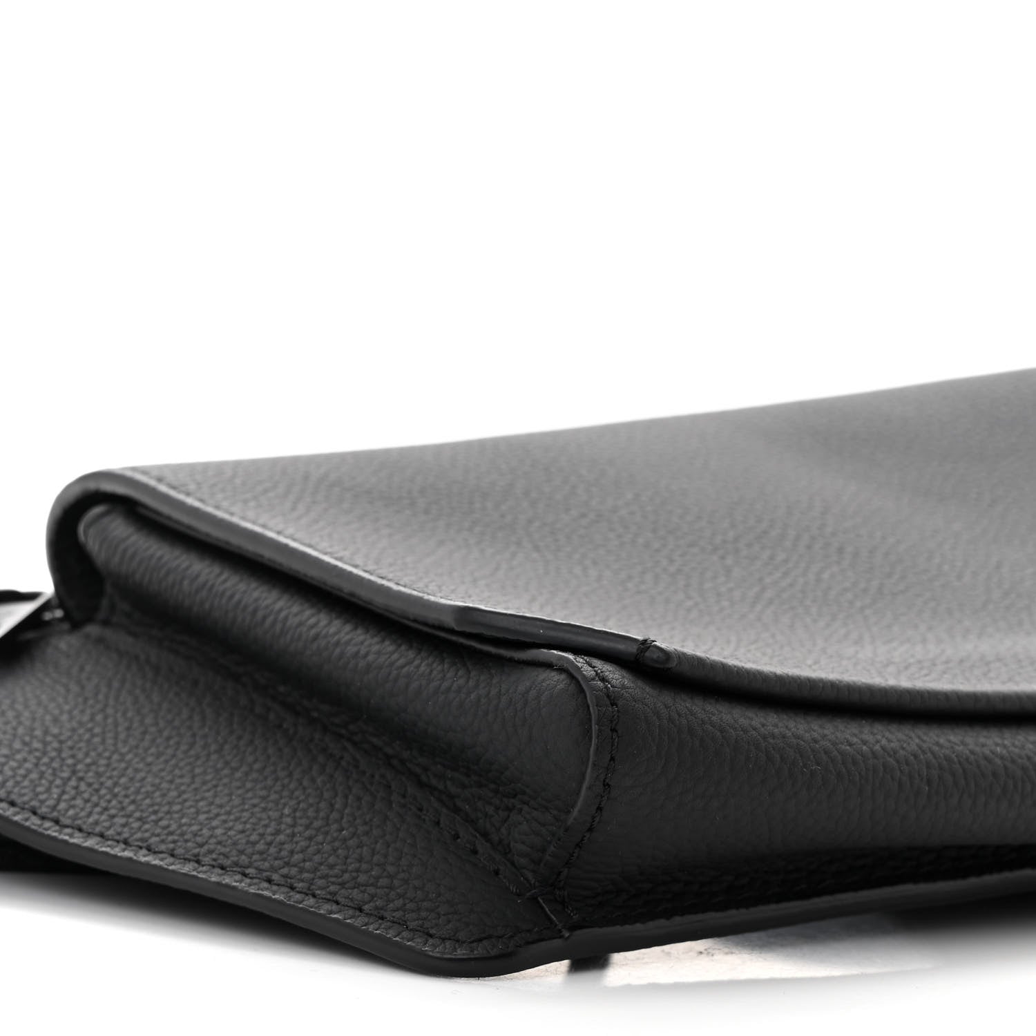 Louis Vuitton Grained Calfskin Aerogram Takeoff Slingbag Black 8 of 10