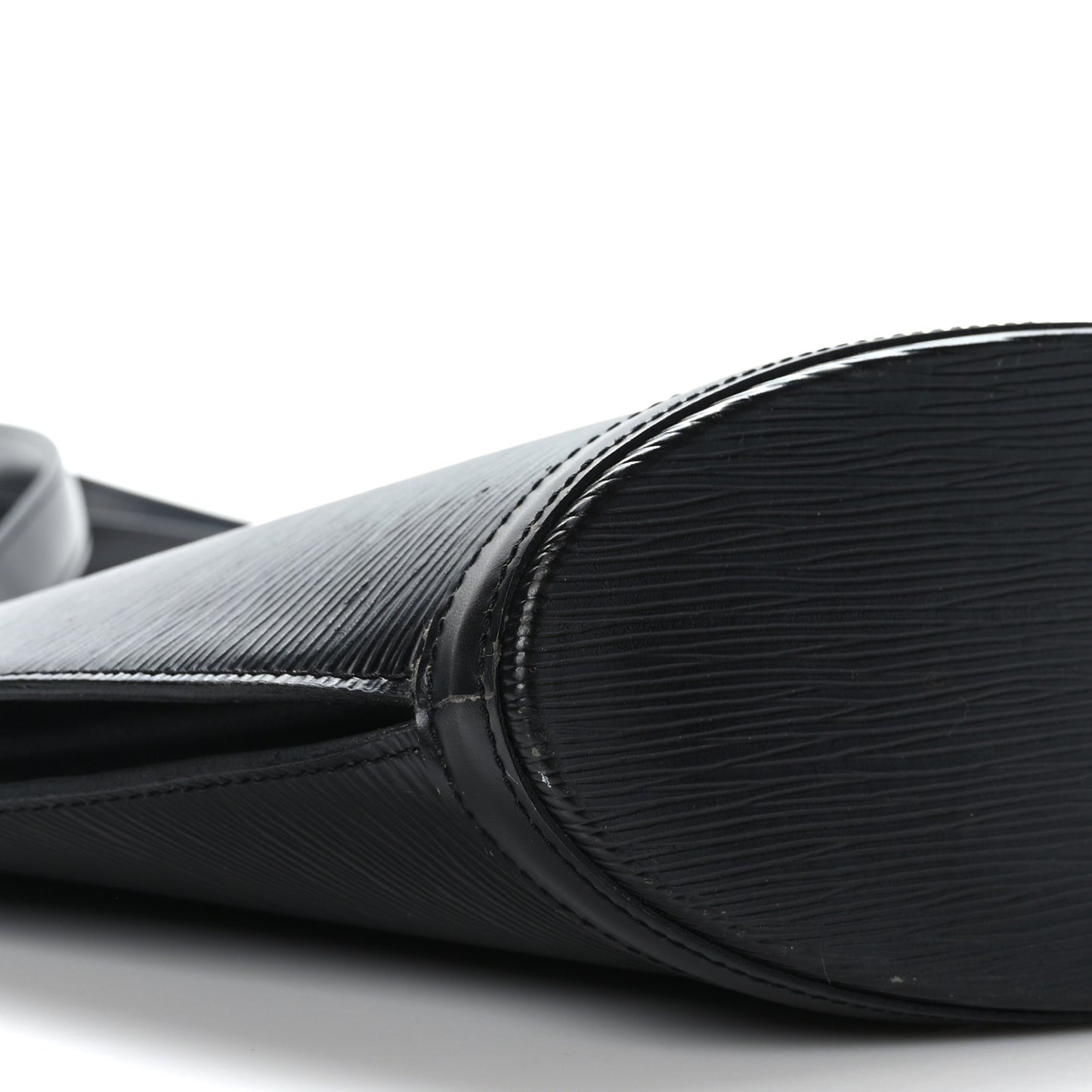 Epi Saint Jacques PM Long Straps Black