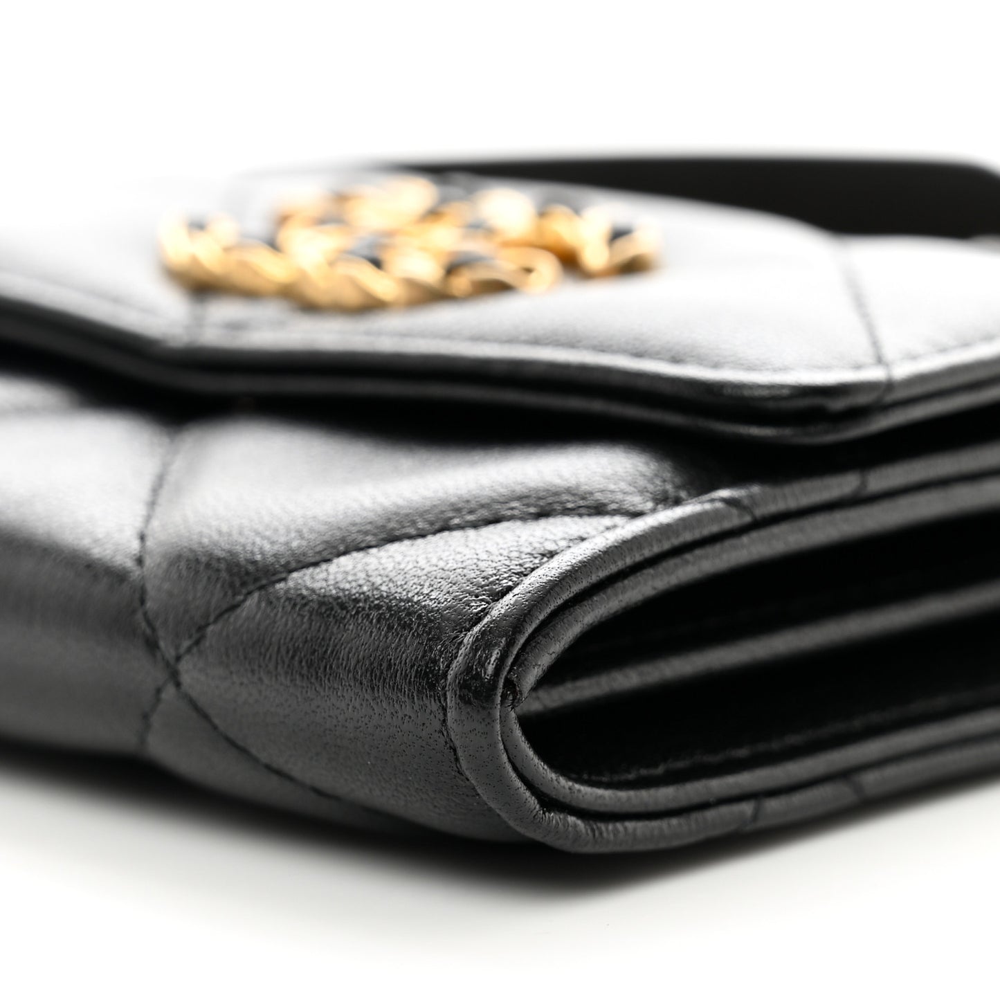 Shiny Goatskin Quilted Chanel 19 Flap Coin Purse With Chain Black