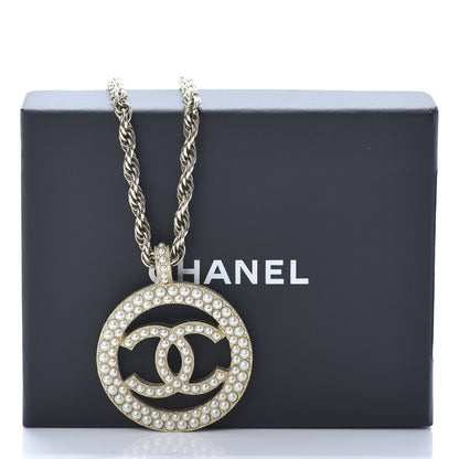Chanel Pearl CC Round Pendant Necklace Gold 5 of 5