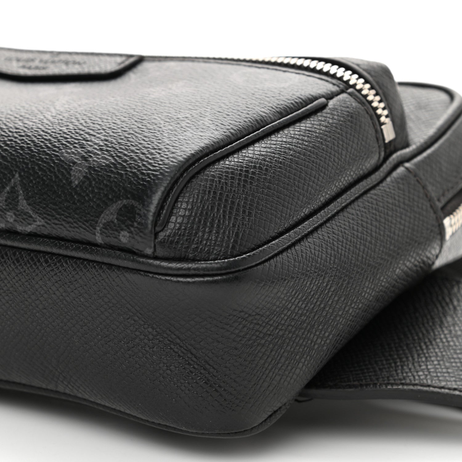 Louis Vuitton Taiga Monogram Outdoor Bumbag Black 11 of 12