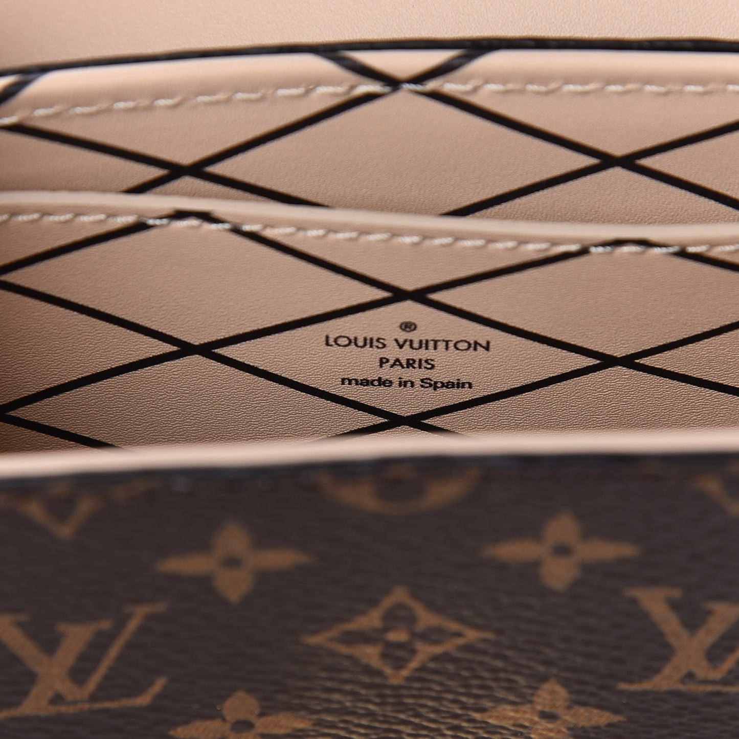Monogram Pochette Trunk Verticale Black