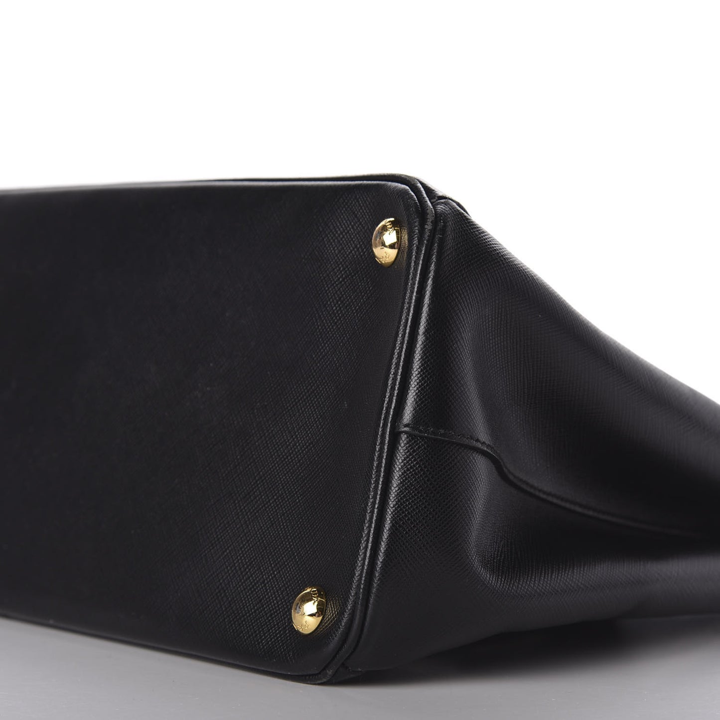 Saffiano Medium Galleria Double Zip Tote Black