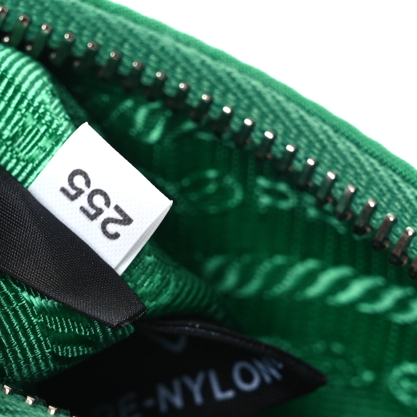 Re-Nylon Re-Edition 2005 Shoulder Bag Menta