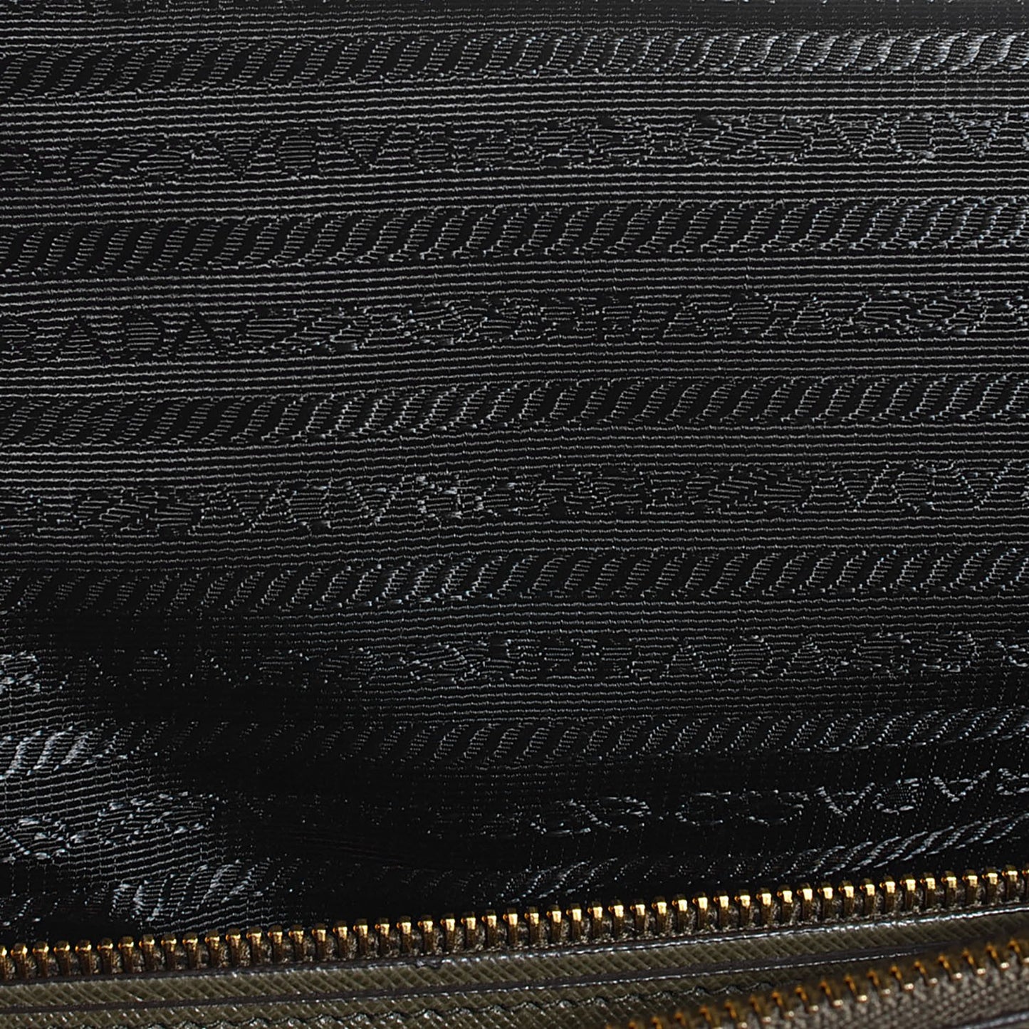 Saffiano Lux Extra Large Galleria Double Zip Tote Militare