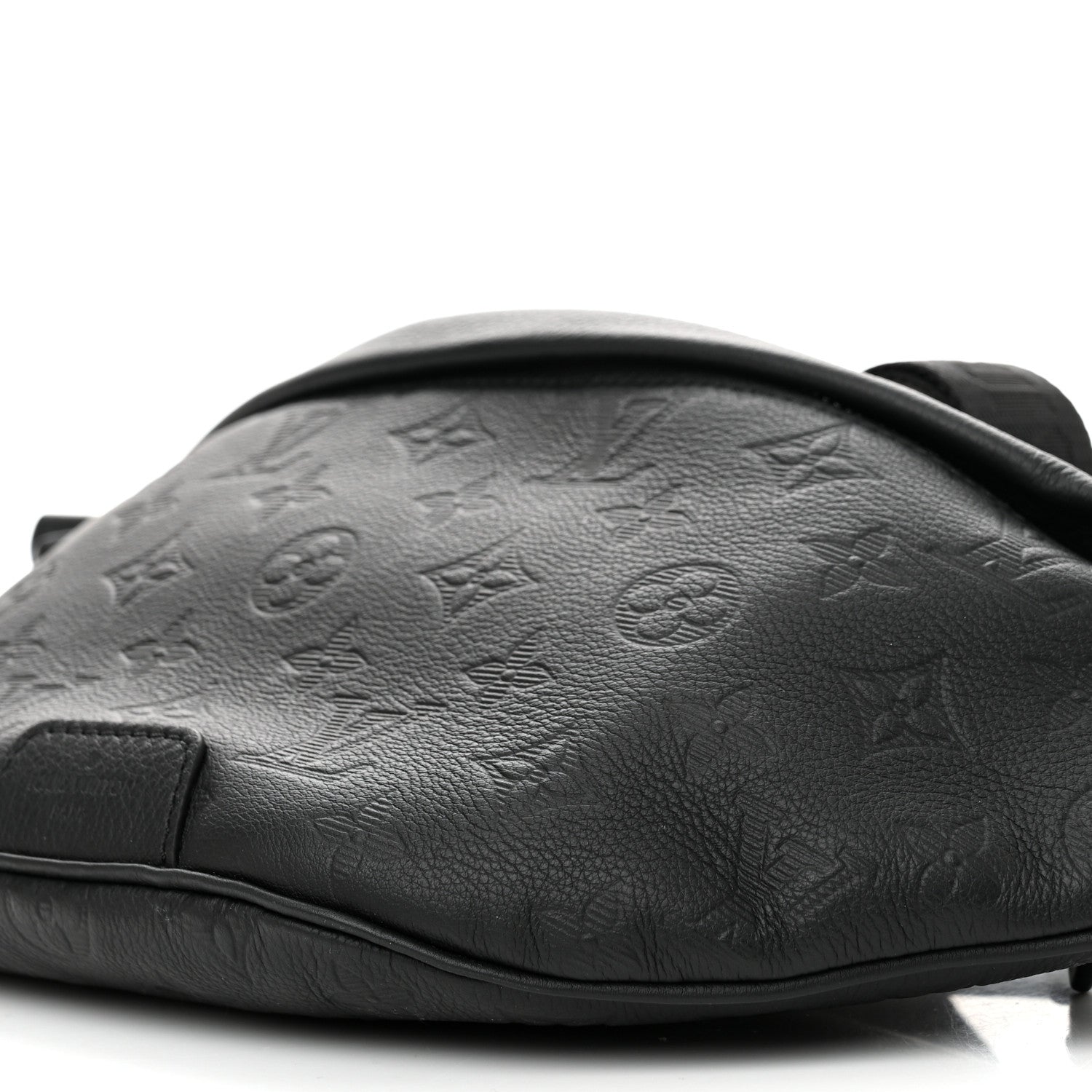 Louis Vuitton Calfskin Monogram Shadow Discovery Bumbag Black 9 of 9