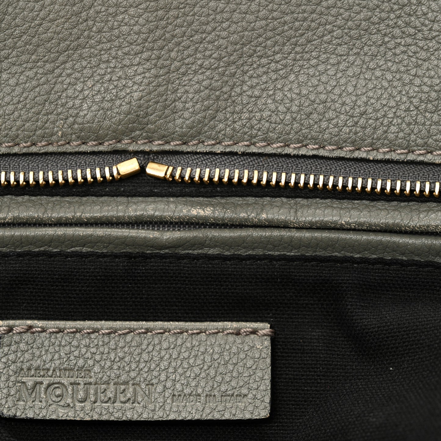 Pebbled Calfskin Large Skull Padlock Zip Around Tote Dark Grey