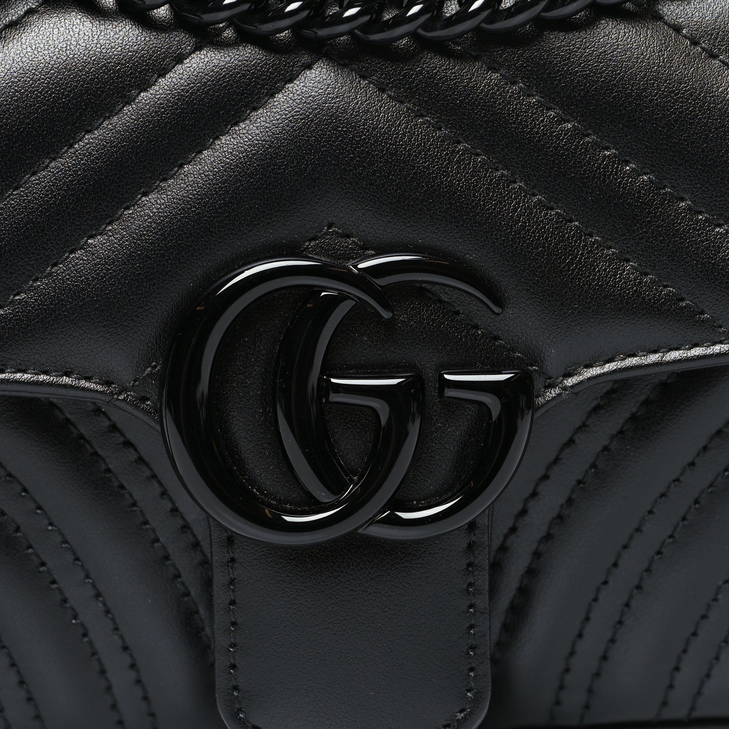 Calfskin Matelasse Monochrome Mini GG Marmont Shoulder Bag Black
