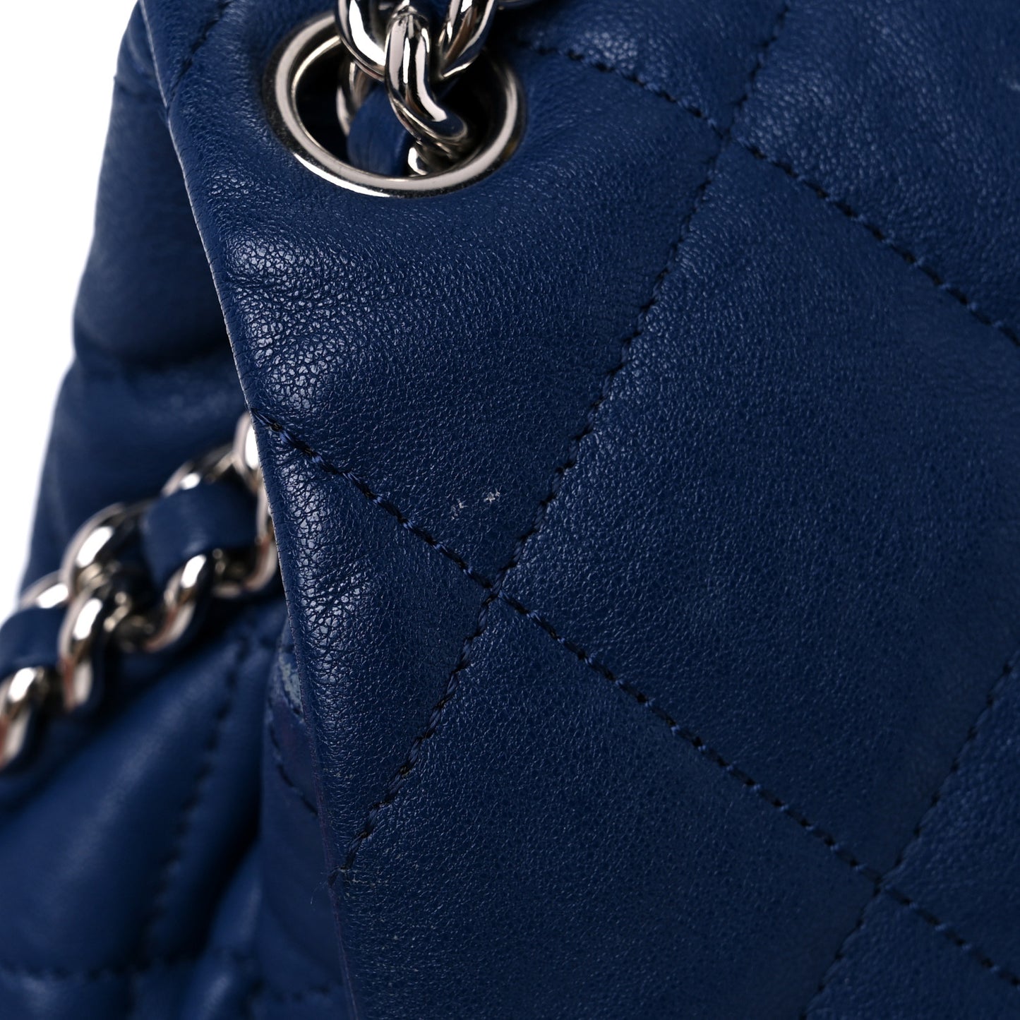 Washed Lambskin Quilted Medium Chain Around Messenger Blue