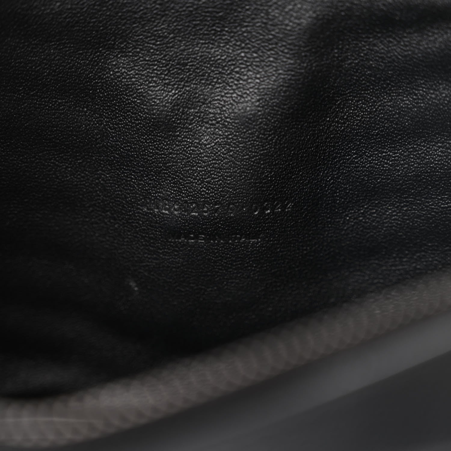 Saint Laurent Grain De Poudre Matelasse Monochrome Monogram Mini Lou Camera Bag Black 7 of 12