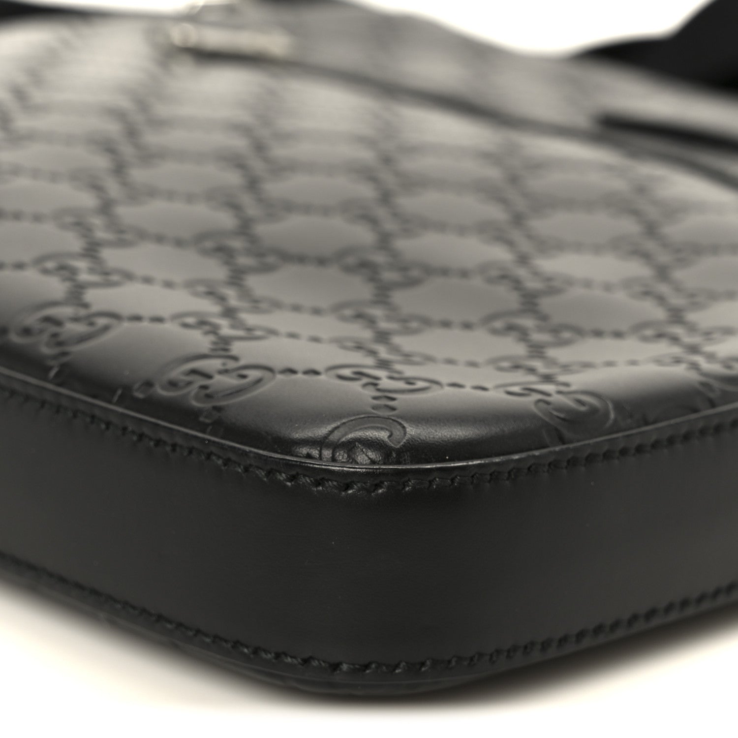 Gucci Guccissima Signature Medium Flat Messenger Bag Black 11 of 11