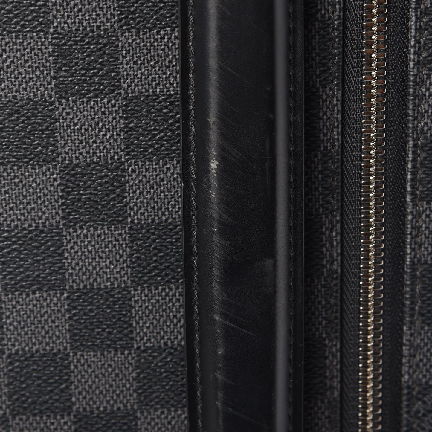 Damier Graphite Zephyr 70