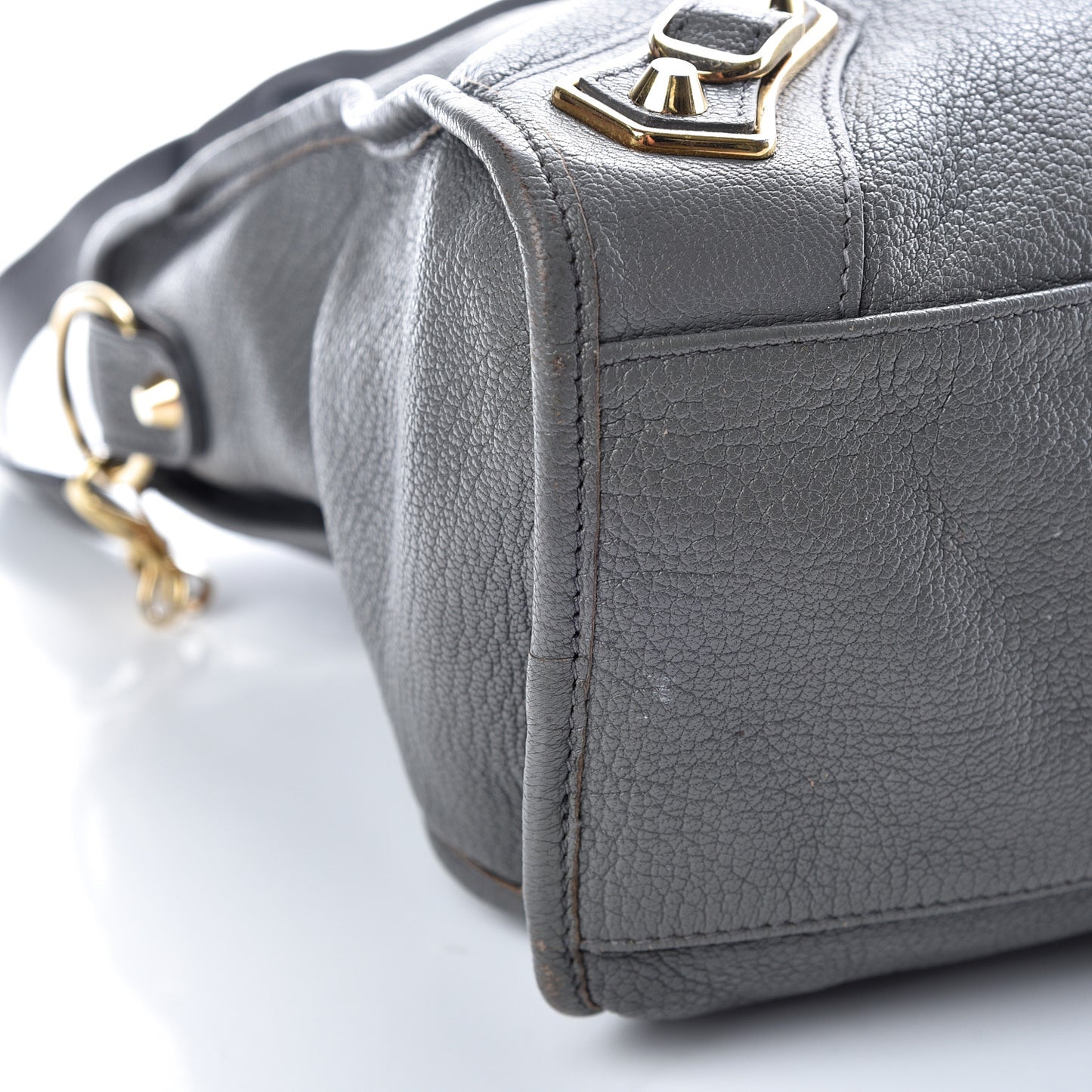 Chevre Gold Metallic Edge Hardware City Gris Acier