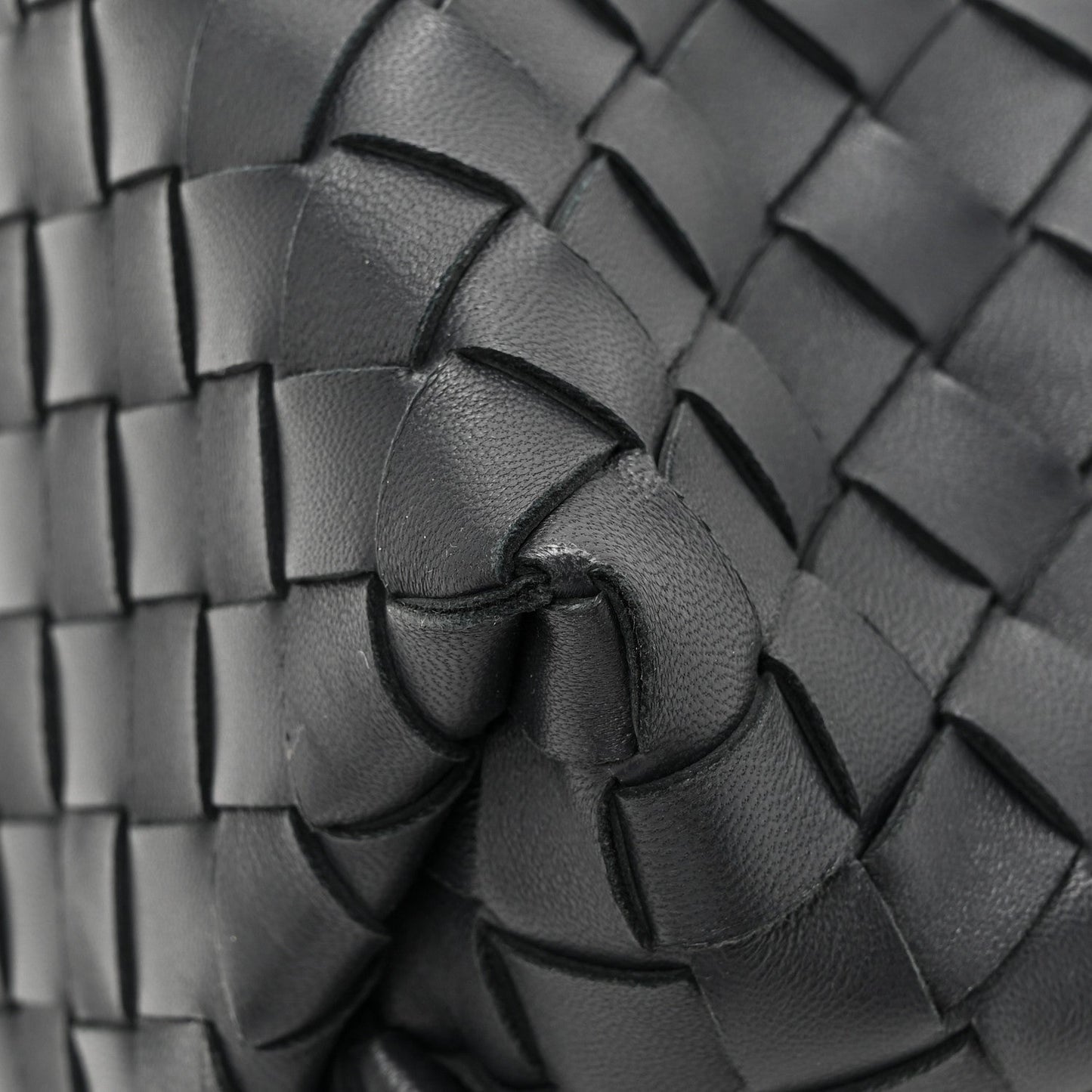 Nappa Intrecciato Small Andiamo With Chain Shoulder Bag Deep Blue