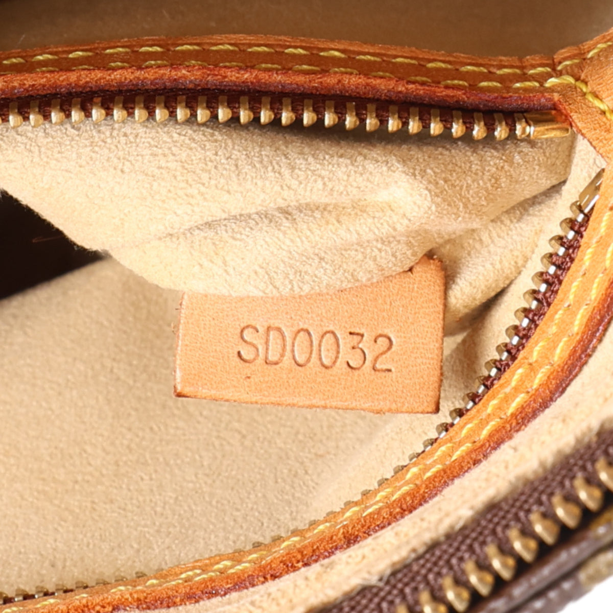 Louis Vuitton Monogram Looping MM 7 of 10