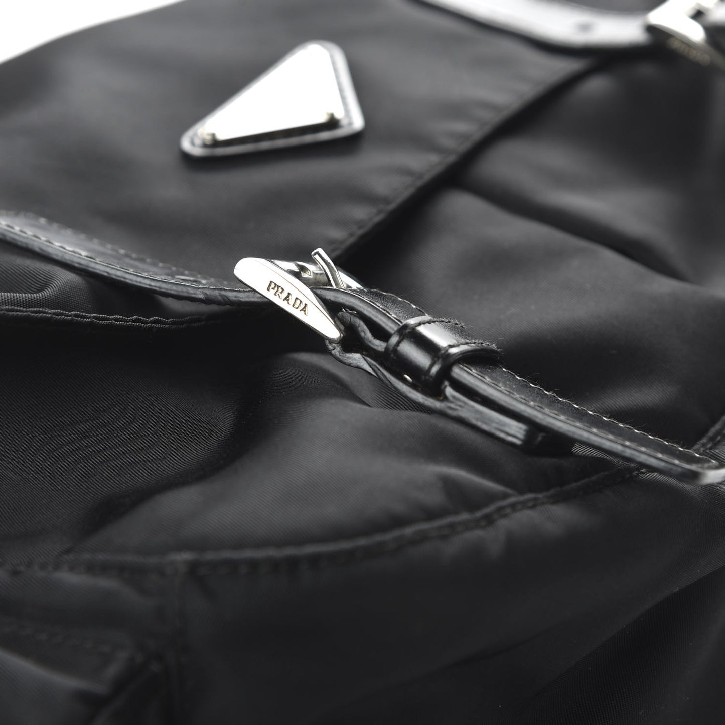 Nylon Vela Messenger Bag Black