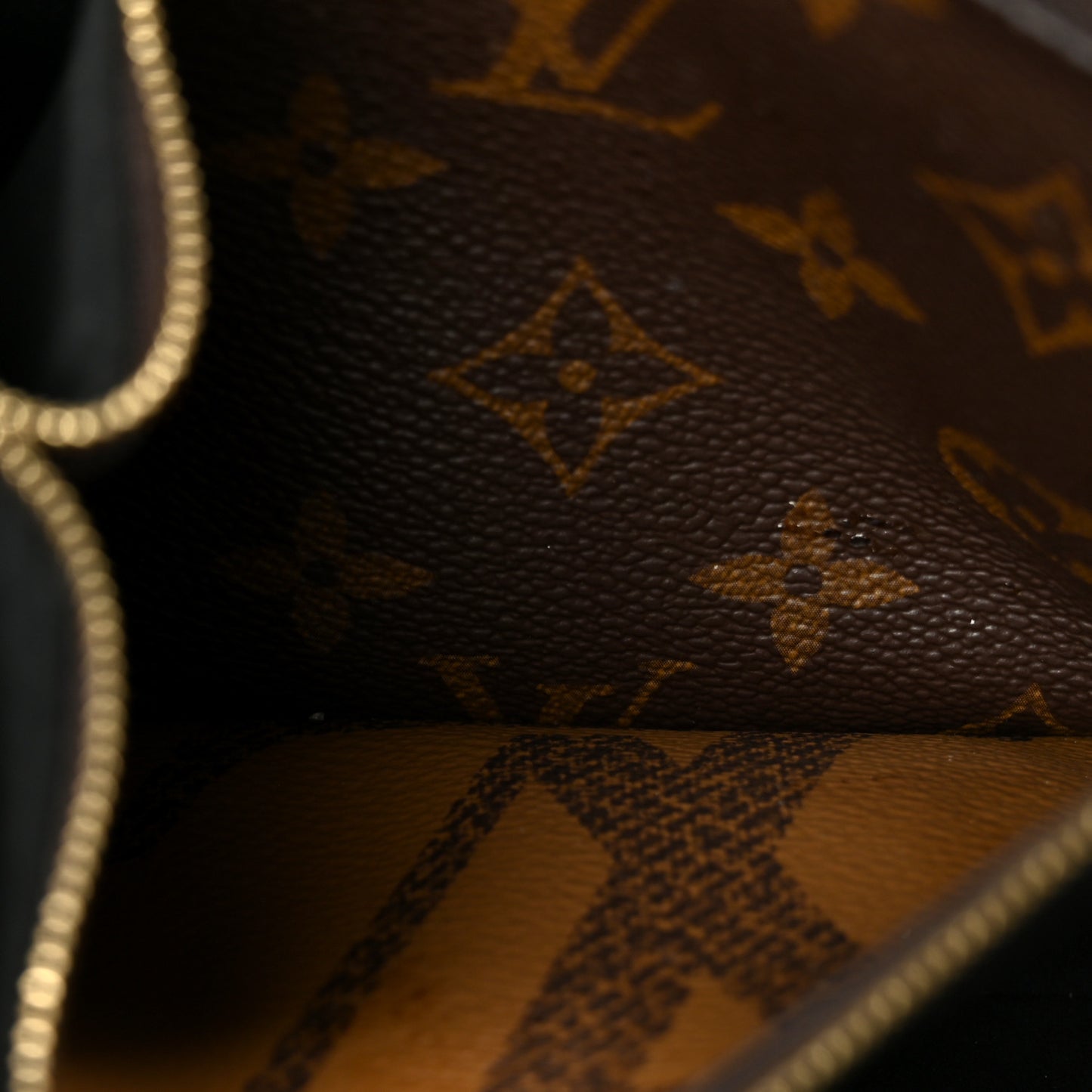 Reverse Monogram Giant Double Zip Pochette