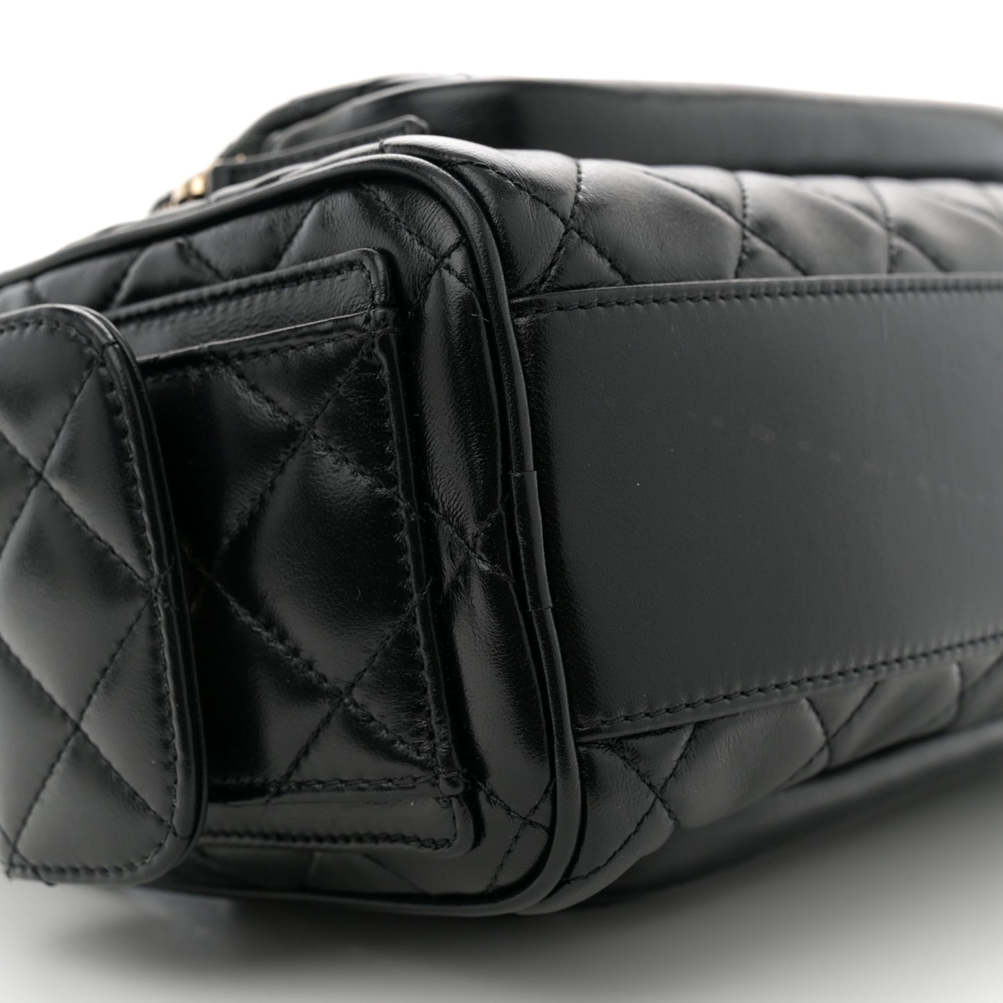 Shiny Crumpled Lambskin Quilted Medium Preppy Pocket Camera Case Black