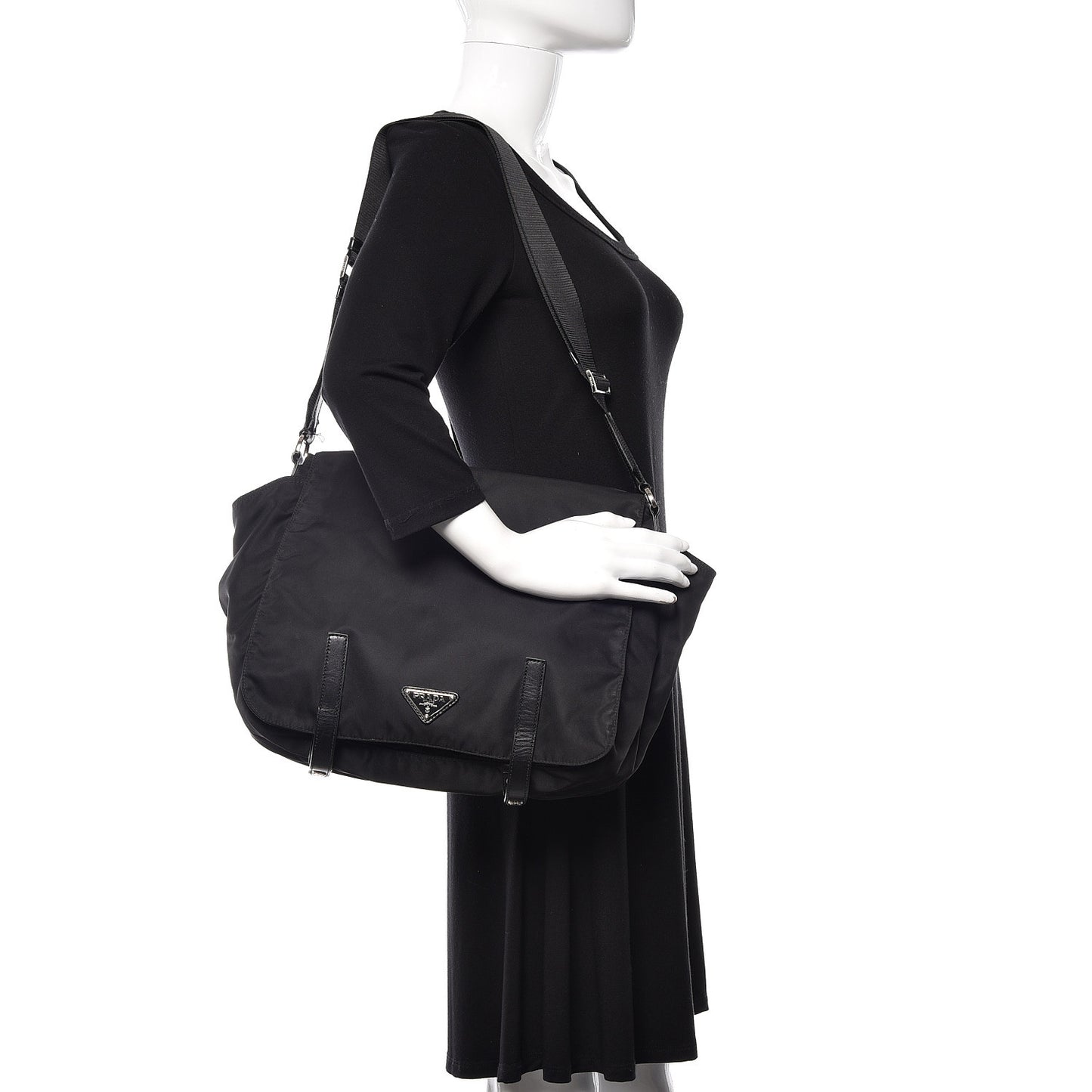 Nylon Vela Messenger Bag Black