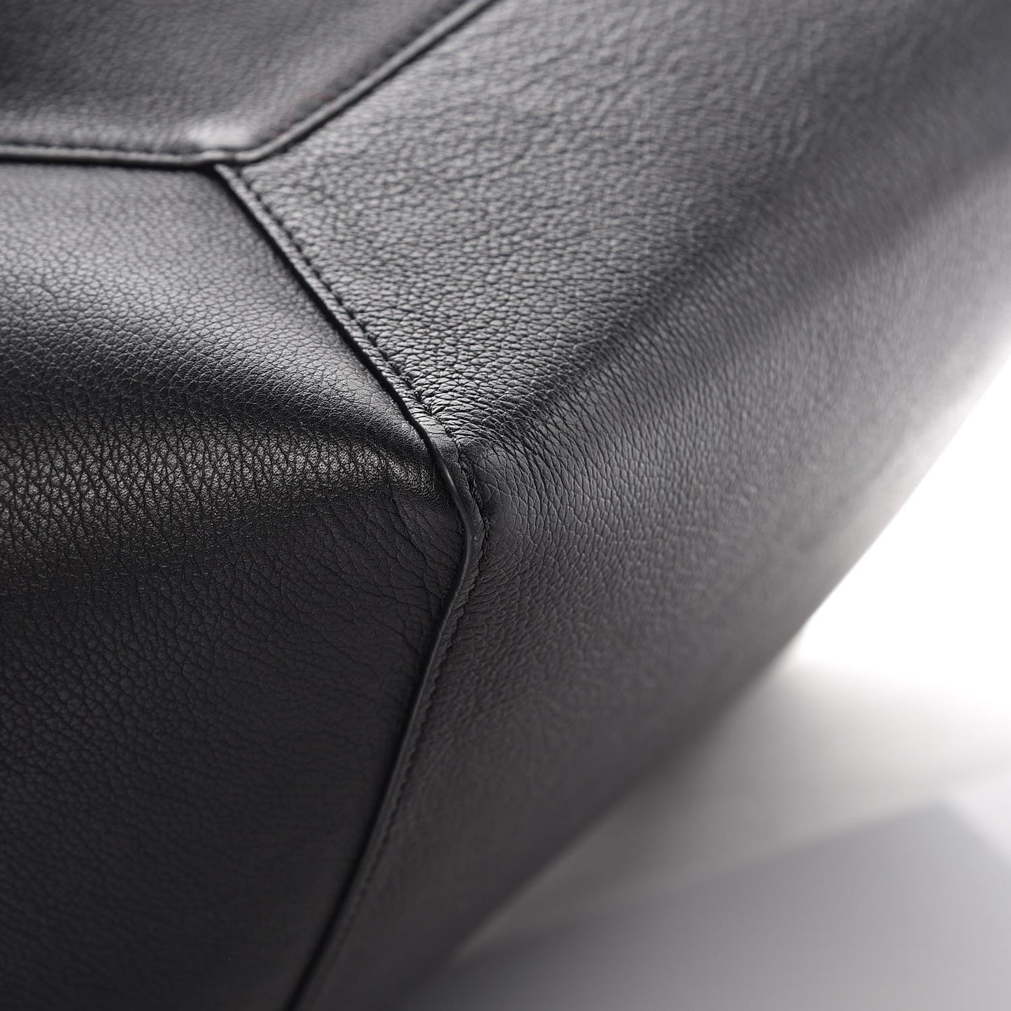 Calfskin Lockme Cabas Black