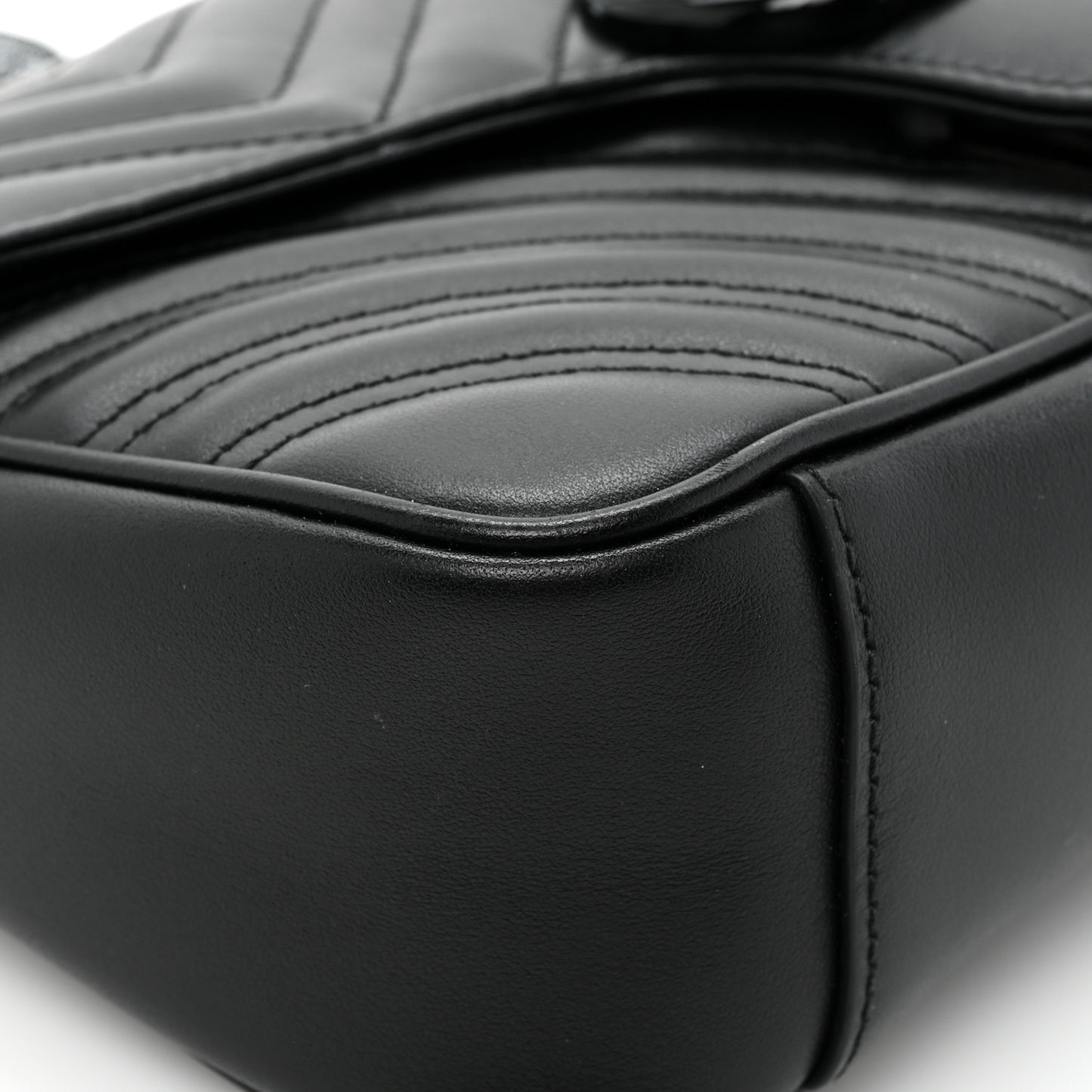 Calfskin Matelasse Monochrome Small GG Marmont Shoulder Bag Black