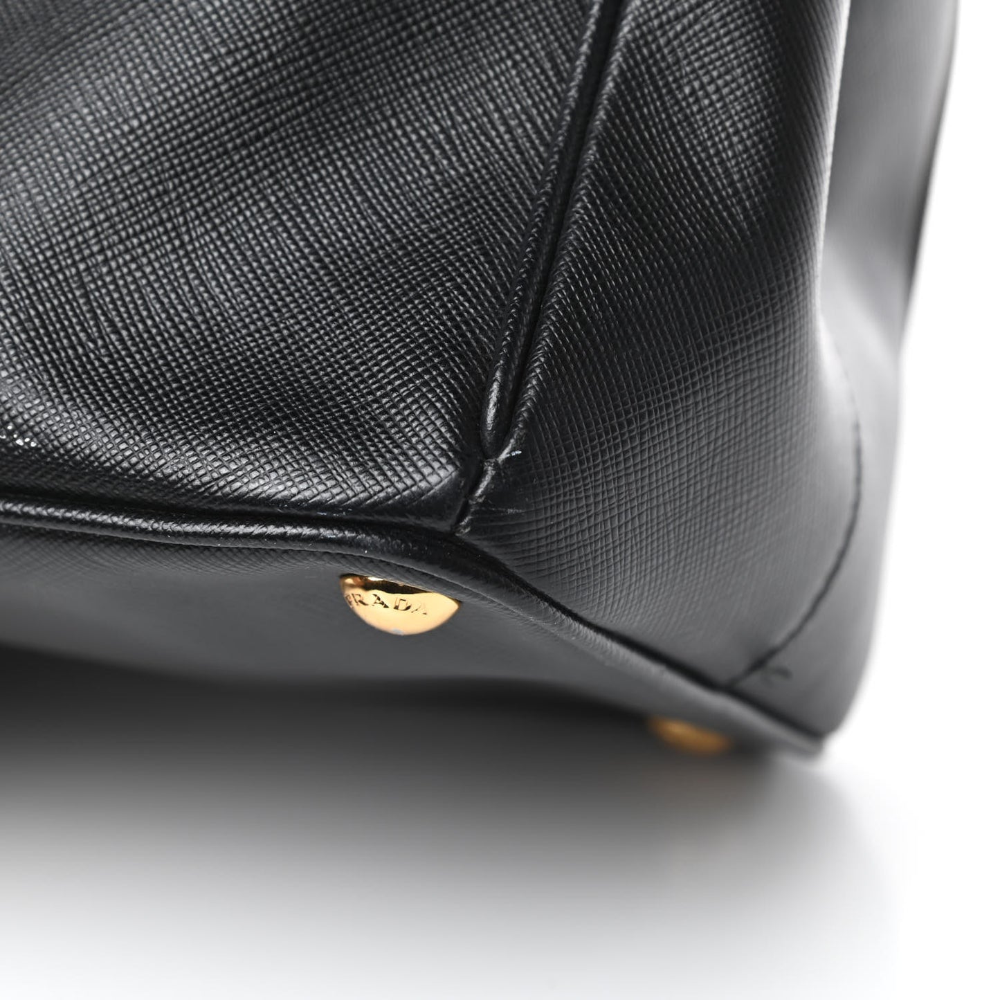 Saffiano Medium Galleria Double Zip Tote Black