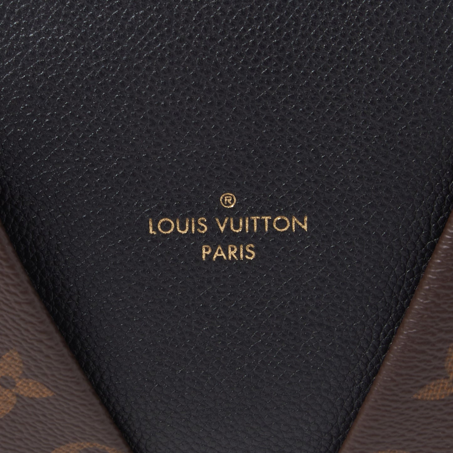 Monogram V Tote MM Black