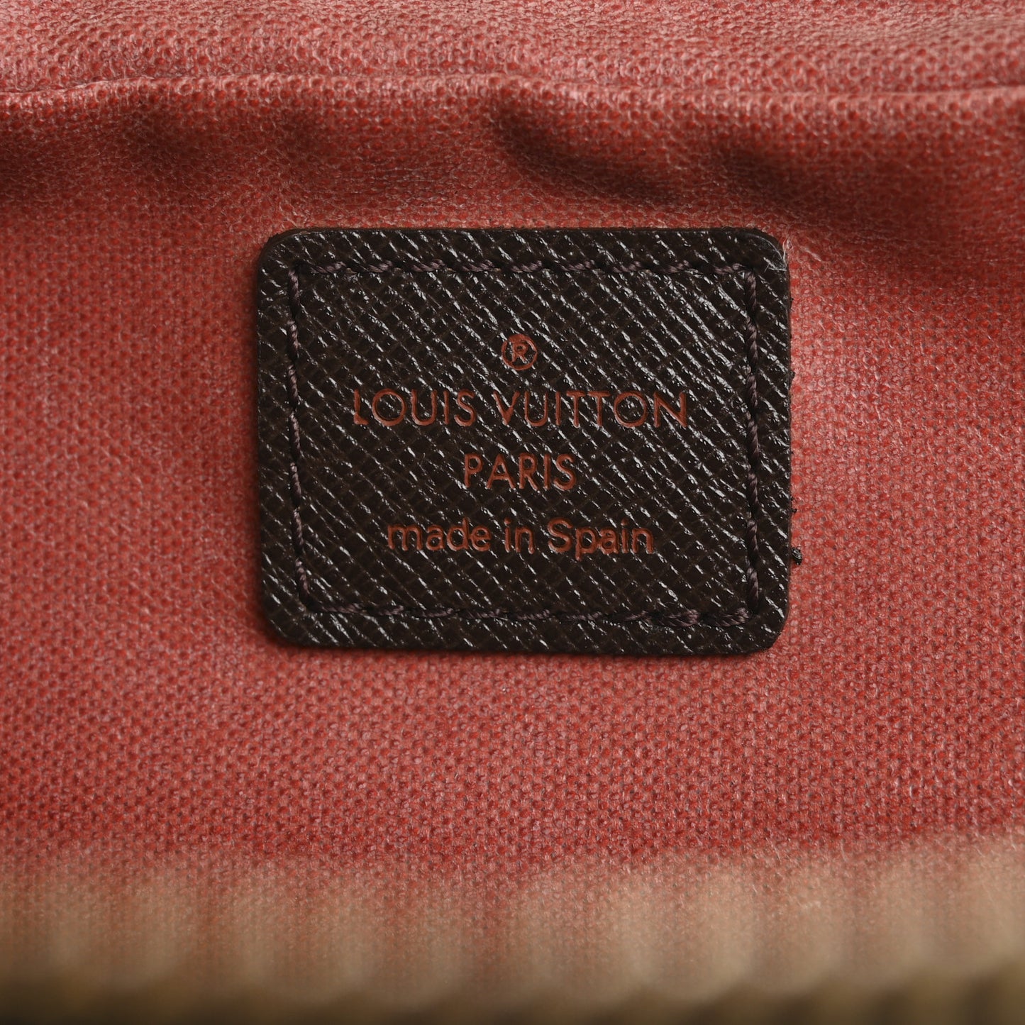 Damier Ebene Trousse Toilette 28