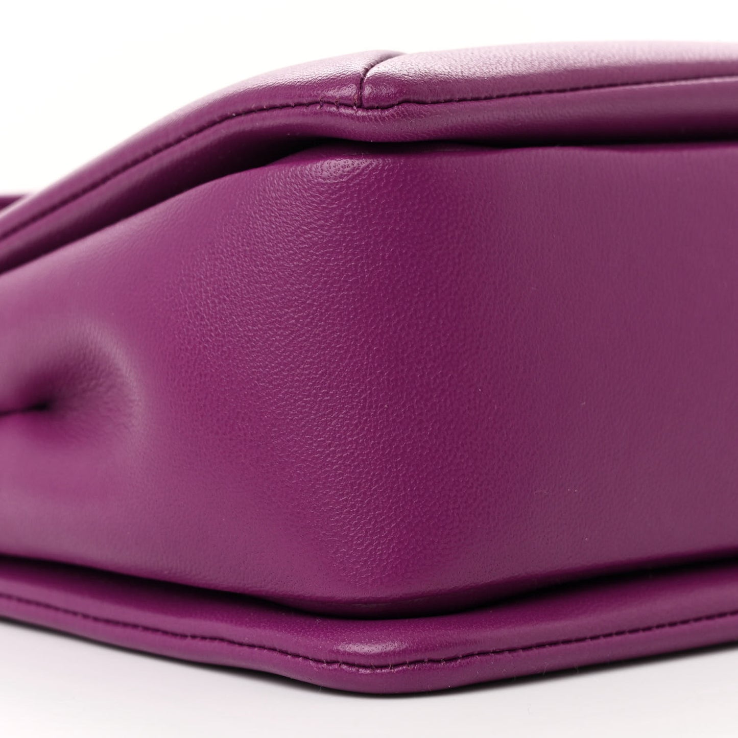 Nappa One Stud Chain Clutch Prune