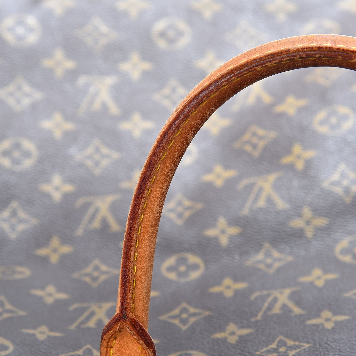 Monogram Sac Plat