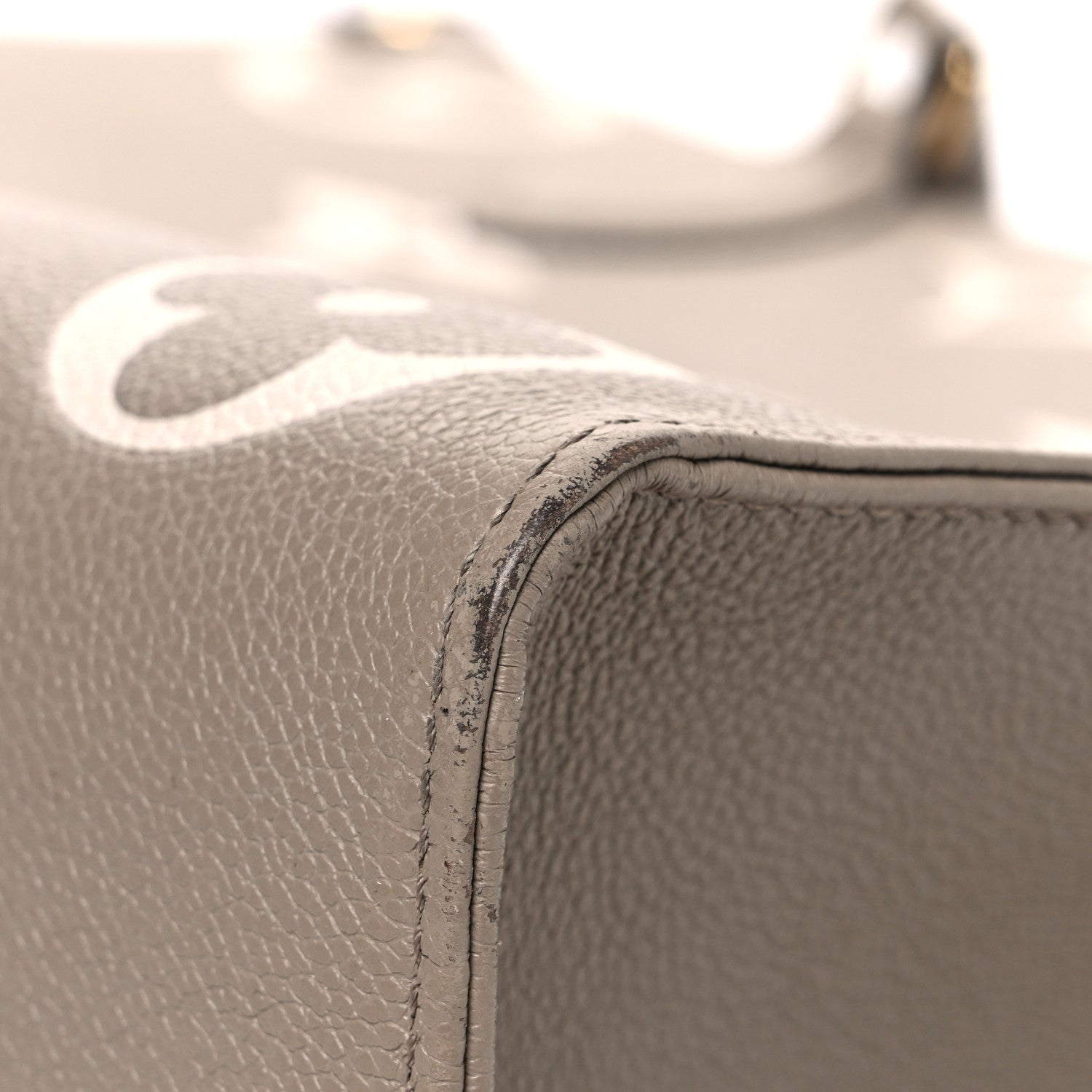 Louis Vuitton Empreinte Monogram Giant Onthego MM Tourterelle Creme 10 of 13