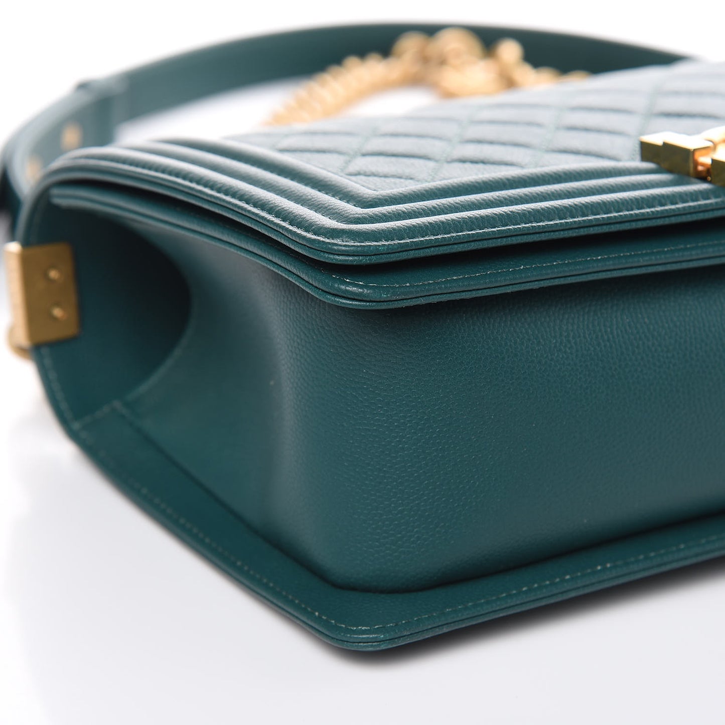 Caviar Quilted Medium Boy Flap Green