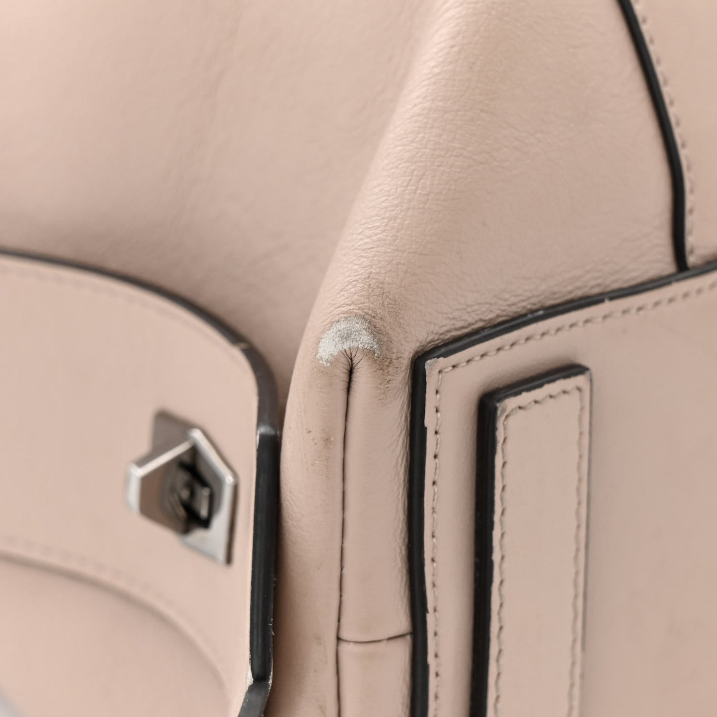 Soft Calfskin Medium Soft Antigona Dune