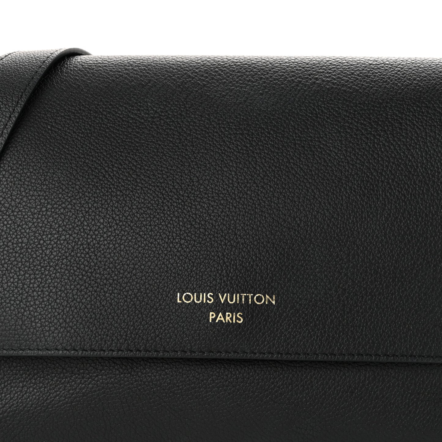 Grained Calfskin Low Key Messenger Black