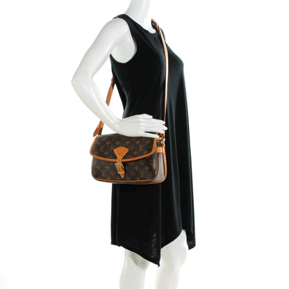 Louis Vuitton Monogram Sologne 2 of 8