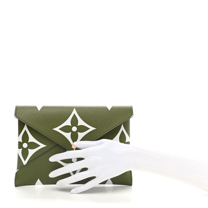 Louis Vuitton Monogram Giant Kirigami Pochette Set 3 of 8