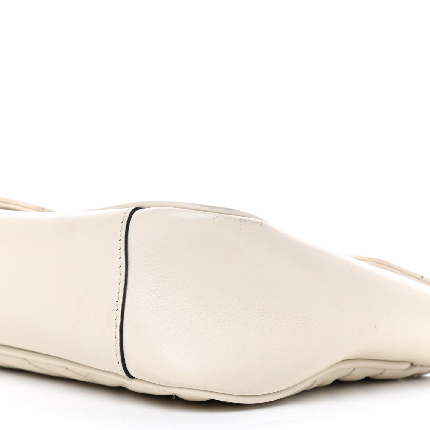 Calfskin Matelasse Small GG Marmont Shoulder Bag White