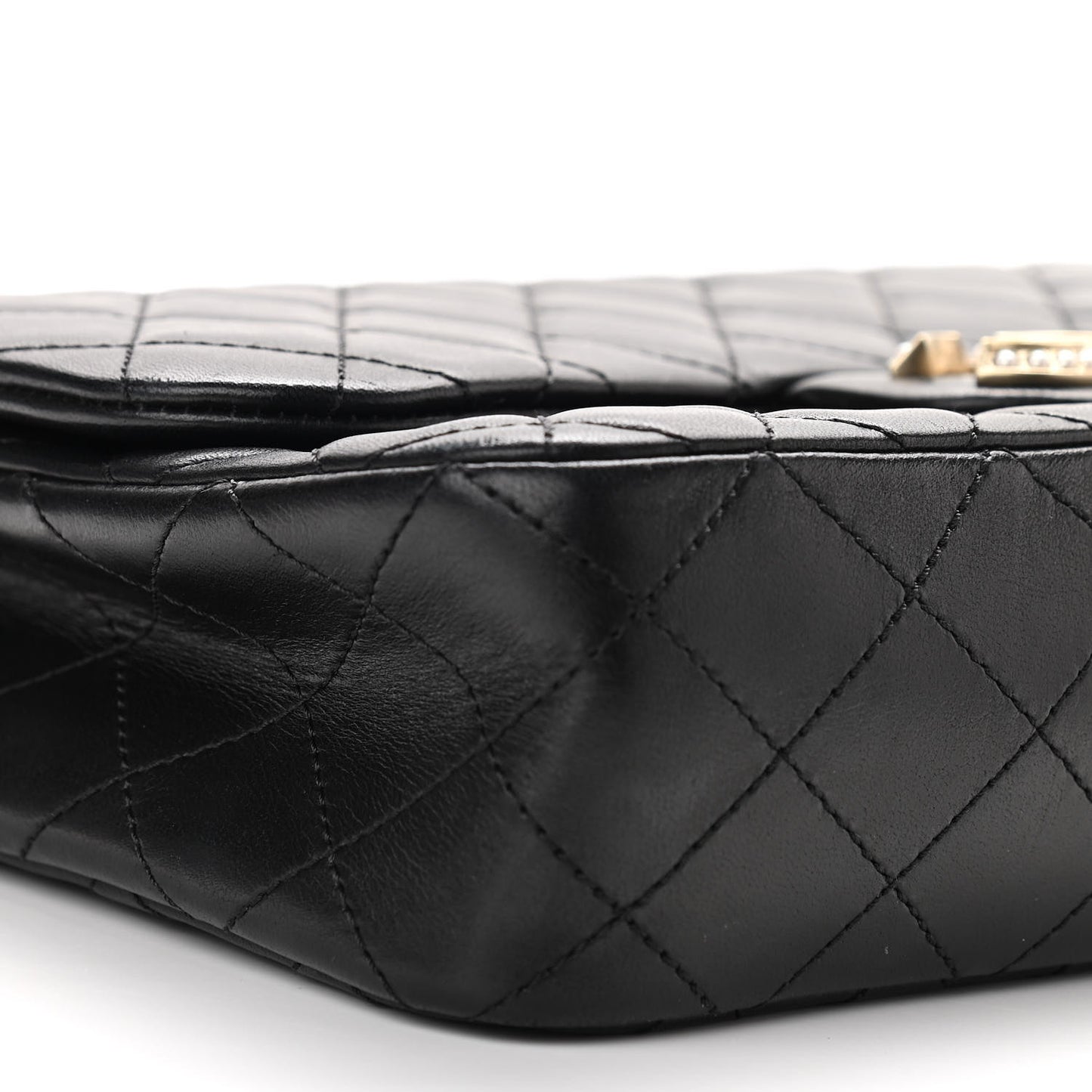 Lambskin Medium Westminster Pearl Flap Black