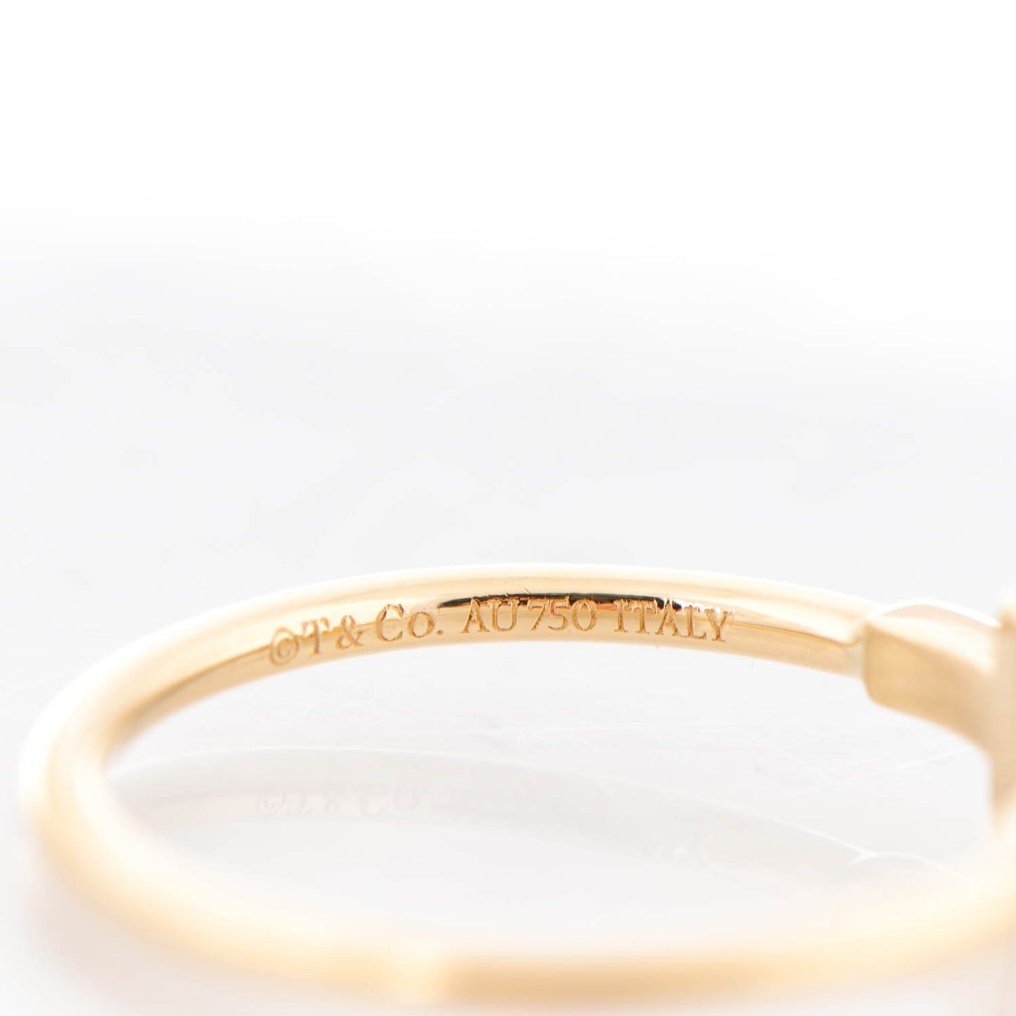 18K Yellow Gold T Wire Ring 10