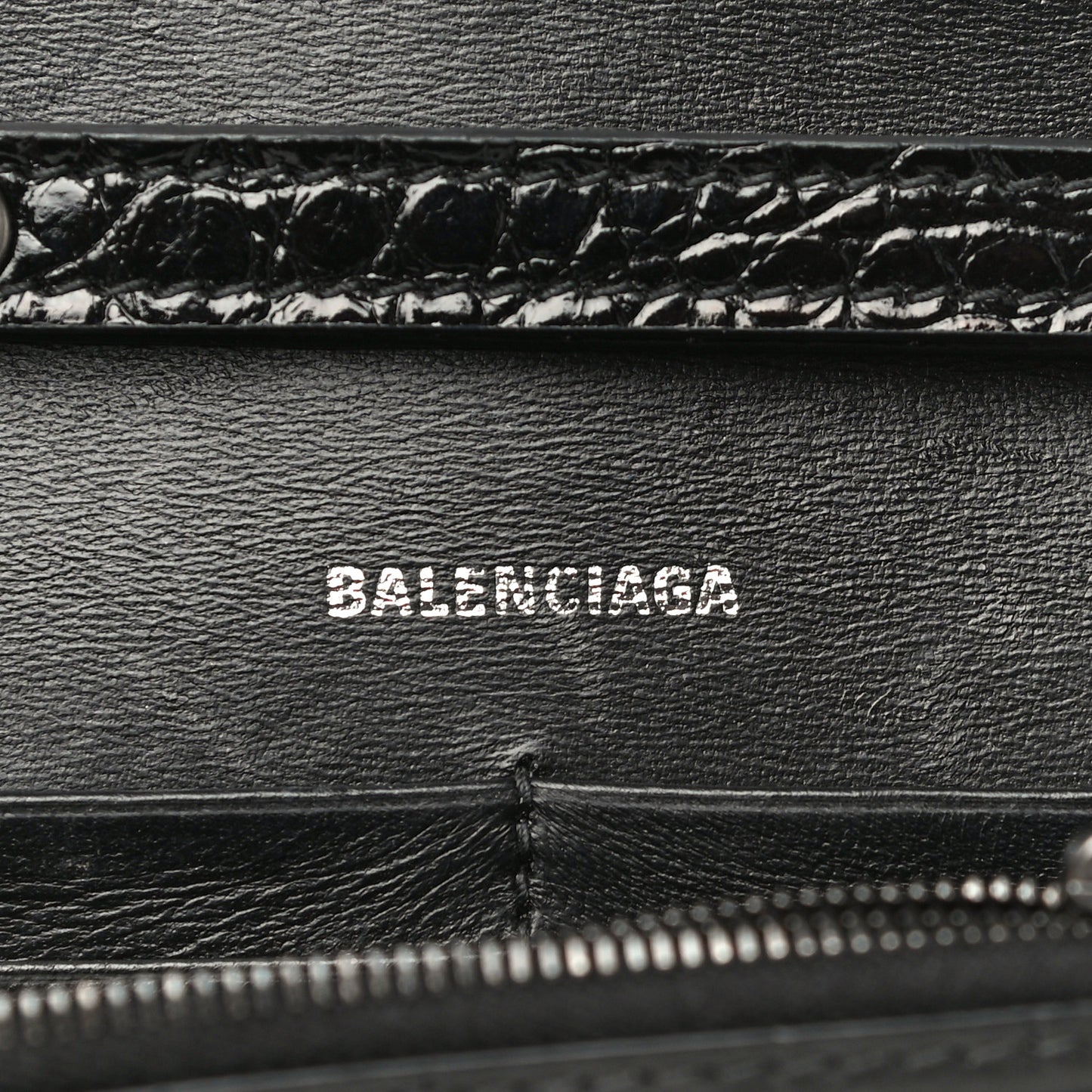 Shiny Calfskin Monochrome Crocodile Embossed Hourglass Chain Bag Black