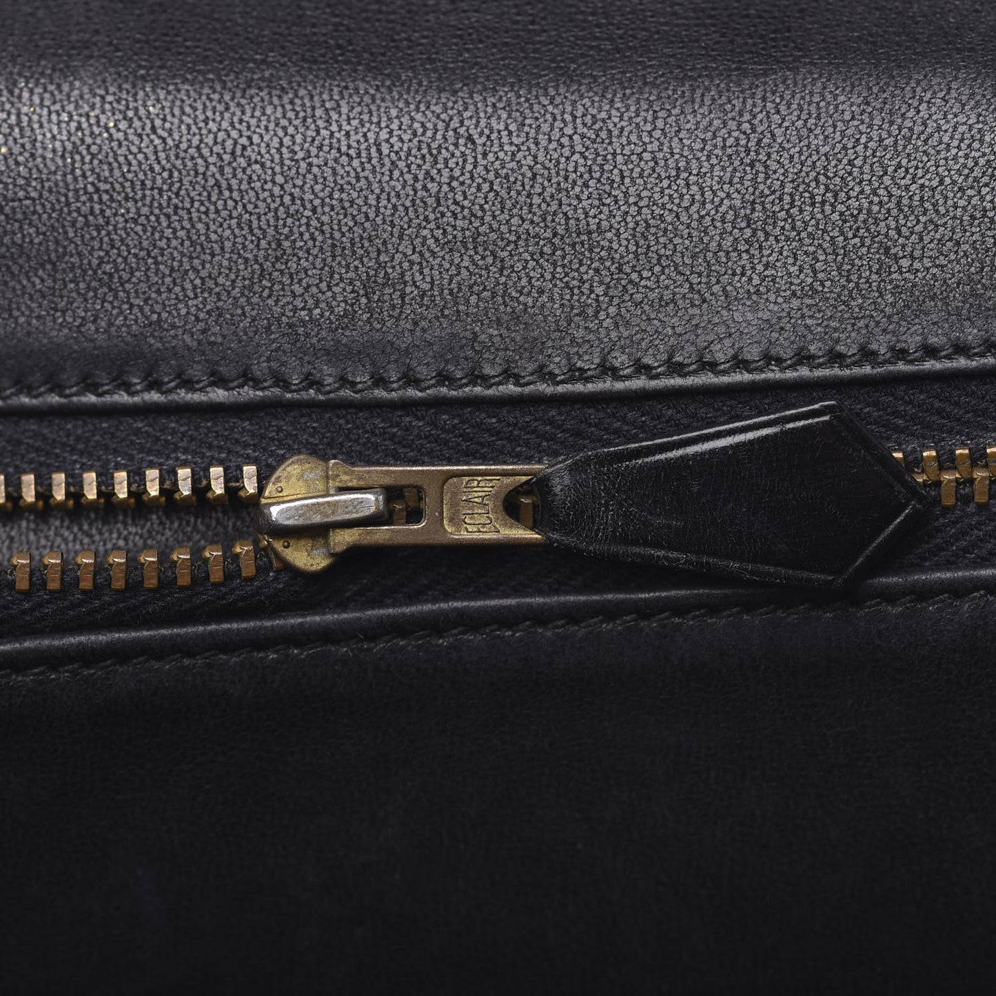 Box Constance 23 Black