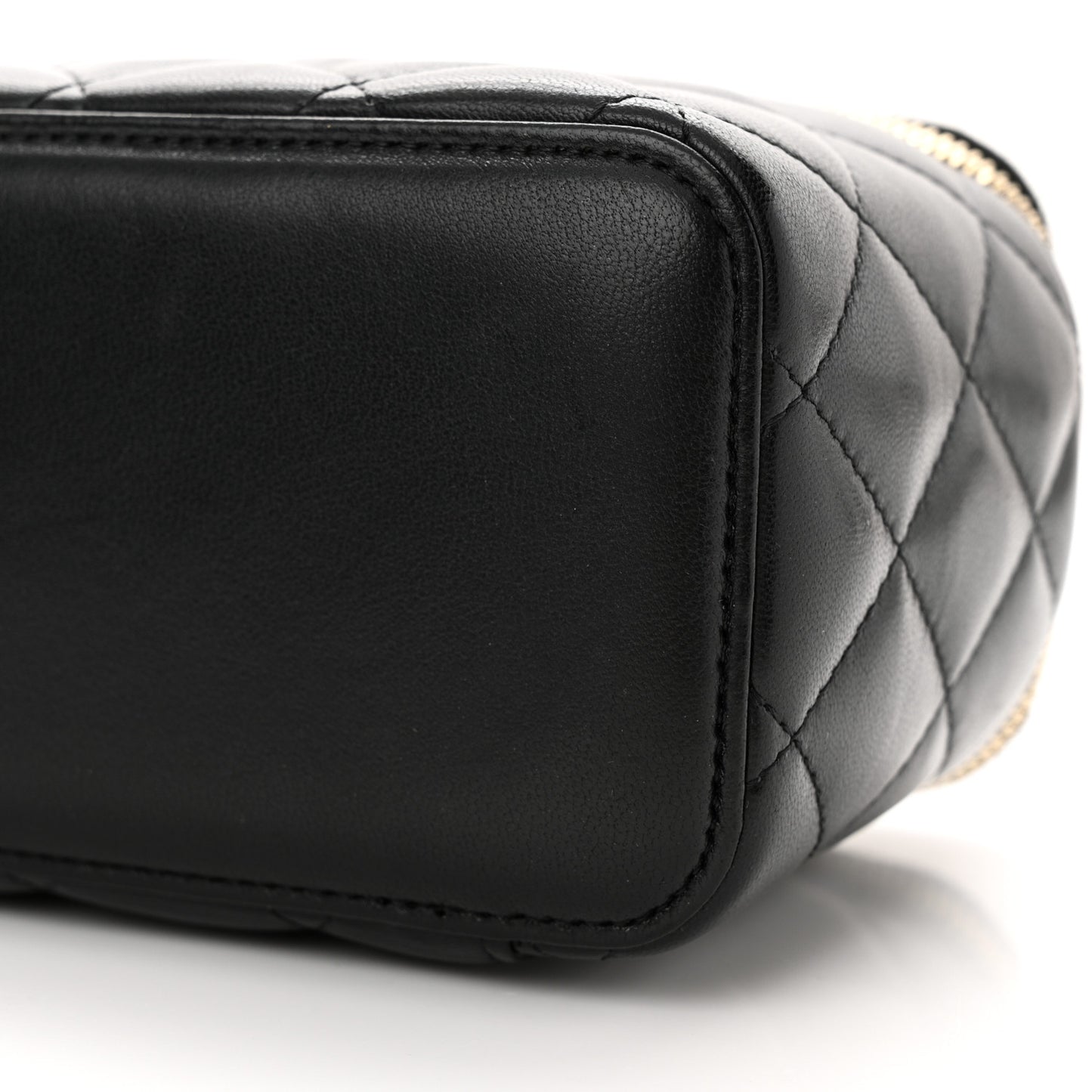 Caviar Quilted Small Vanity Case With Chain Black