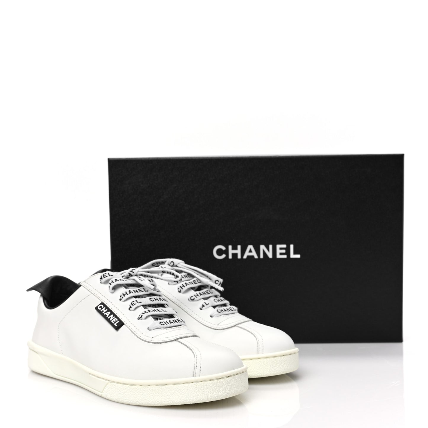 Calfskin CC Womens Sneakers 37 White