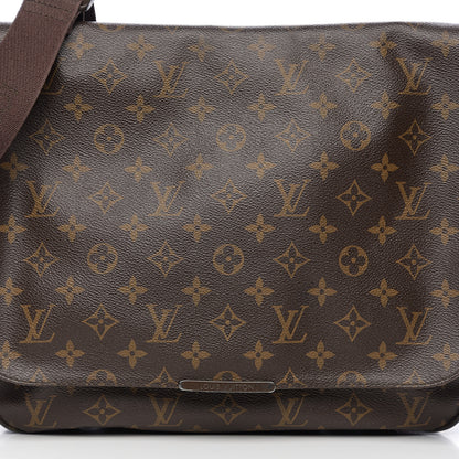 Louis Vuitton Monogram Beaubourg MM Messenger Bag 8 of 10