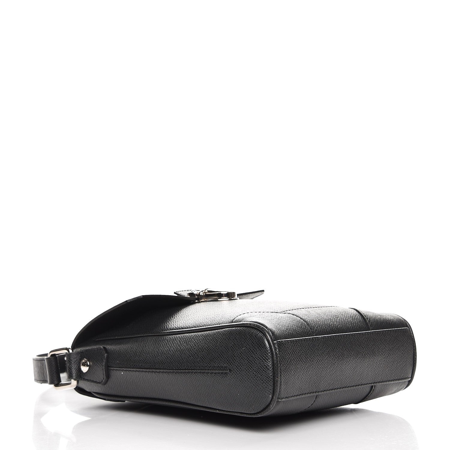 Louis Vuitton Taiga Luka Ardoise 5 of 11