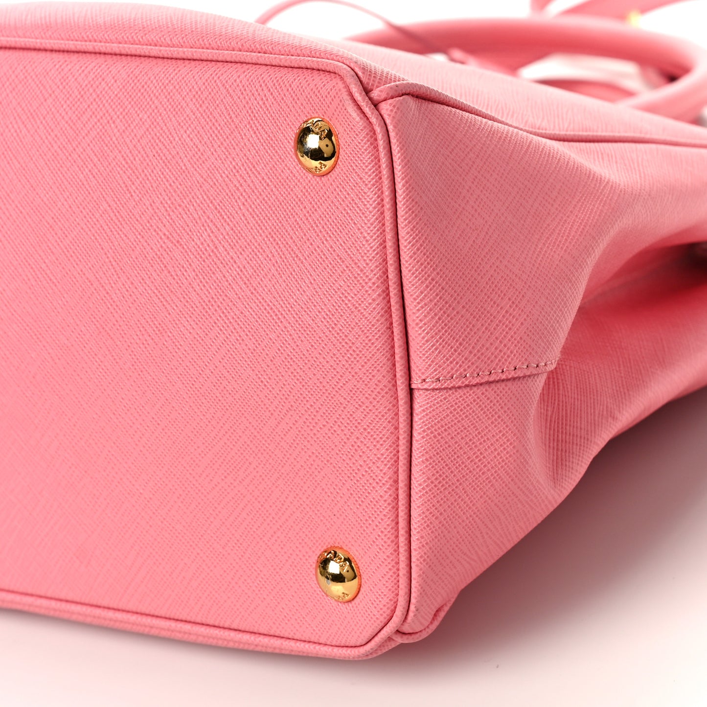 Saffiano Medium Galleria Double Zip Tote Geranio