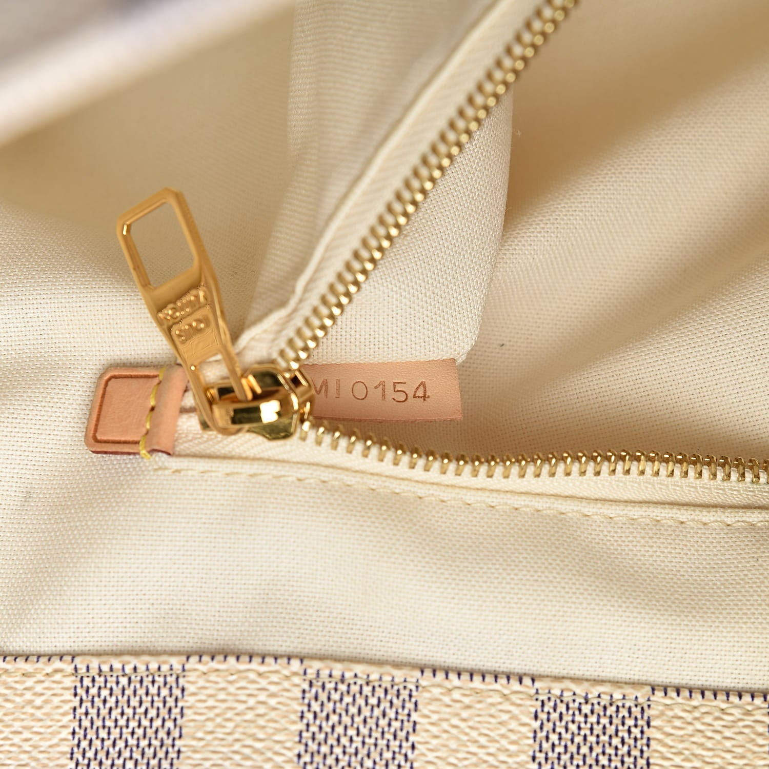 Louis Vuitton Damier Azur Cabas Adventure MM 7 of 16