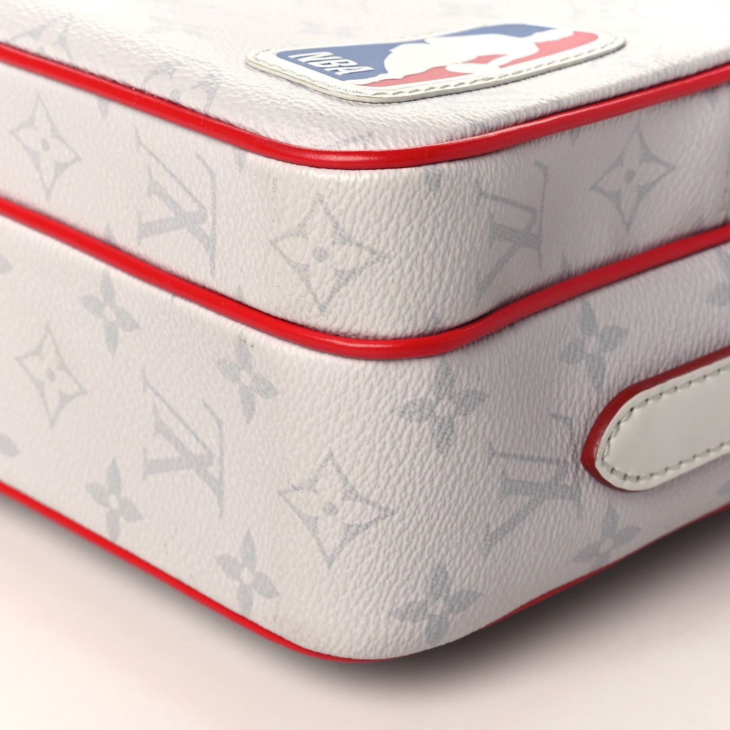 Louis Vuitton X NBA Monogram Nil Messenger Antarctica 8 of 10