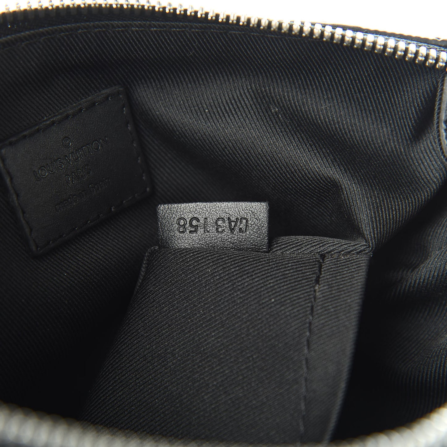 Damier Infini Discovery Messenger BB Onyx
