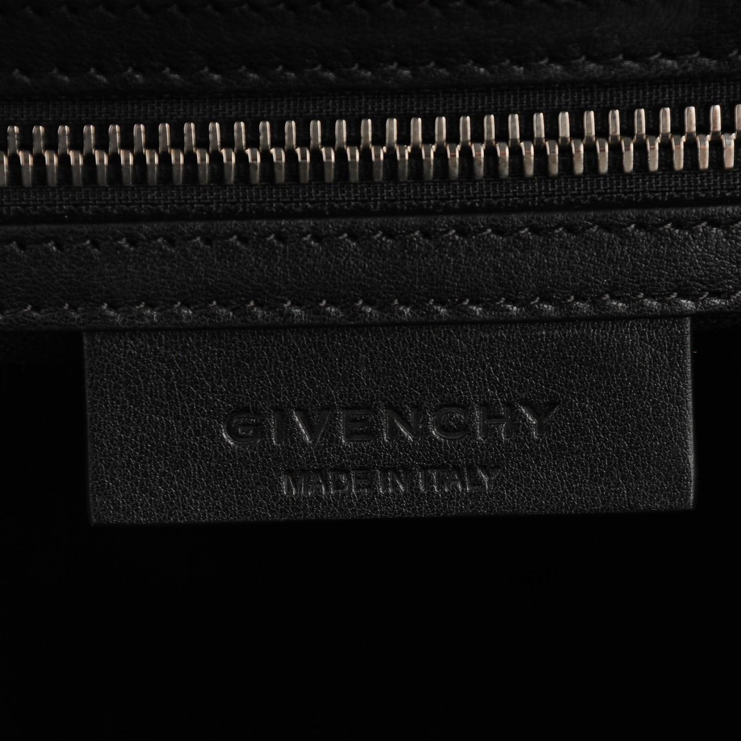 Calfskin Medium Studded Antigona Black